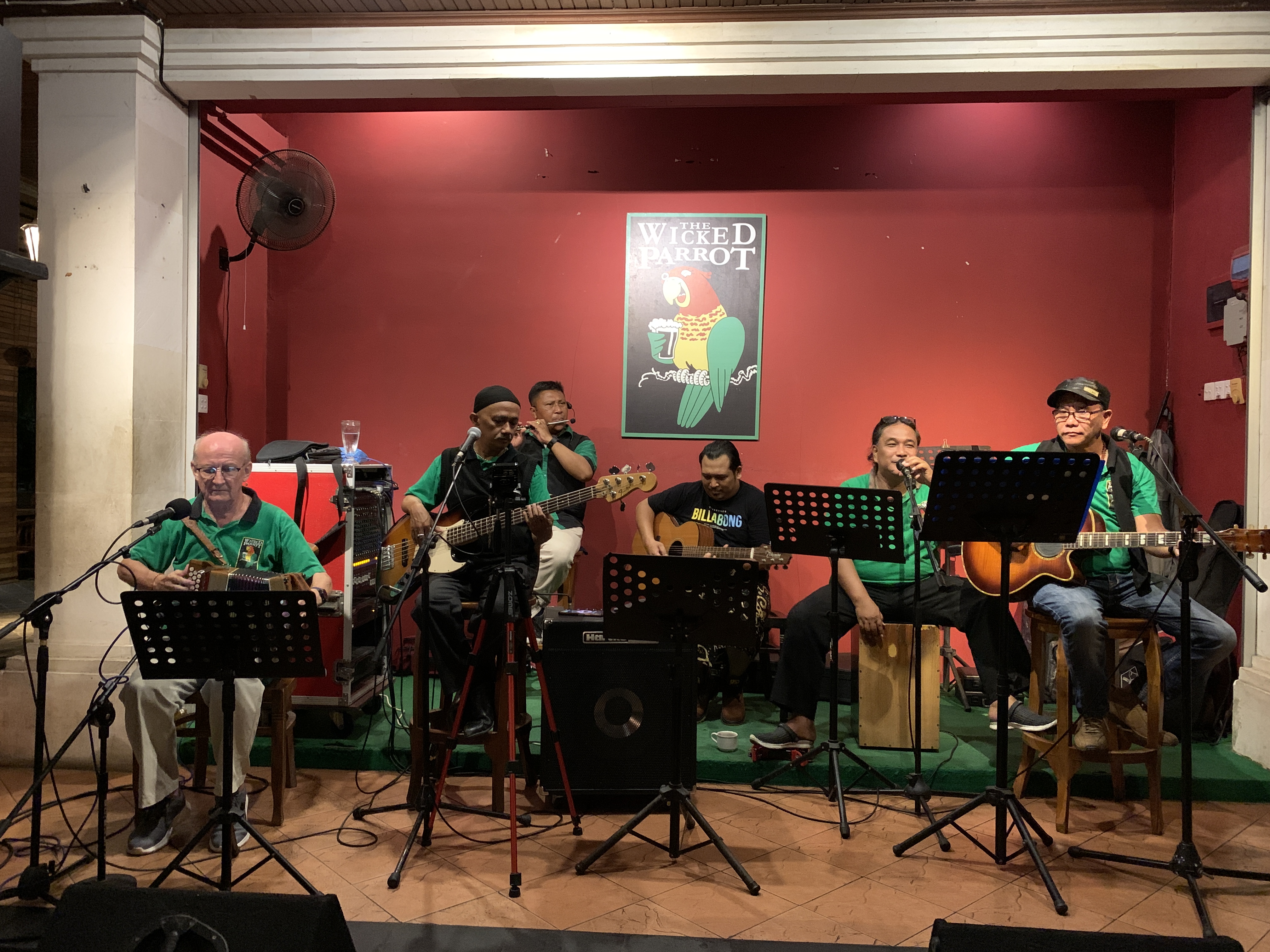Wicked Parrot Band